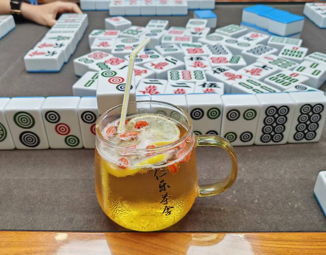 抛弃了双11爱上了“老年严选”j9九游会入口这届脆皮年轻人(图1)